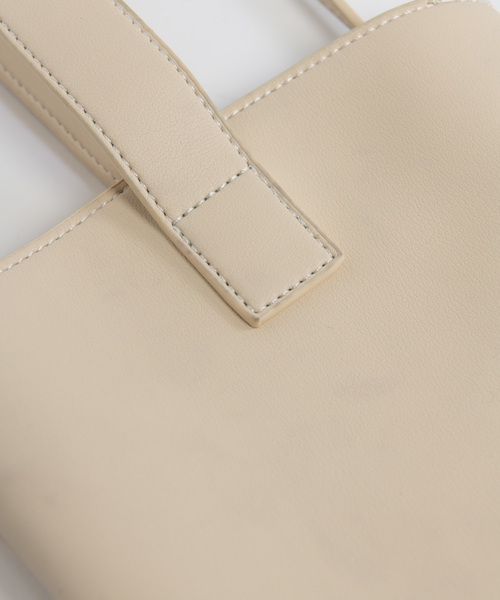 Libra Cue(リブラ キュー)の「Libra 2WAY mini bag(ショルダーバッグ・レディース・ブラック/アイボリー・FREE)」の4枚目の写真