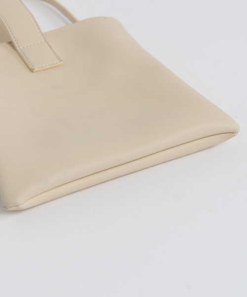 Libra Cue(リブラ キュー)の「Libra 2WAY mini bag(ショルダーバッグ・レディース・ブラック/アイボリー・FREE)」の6枚目の写真