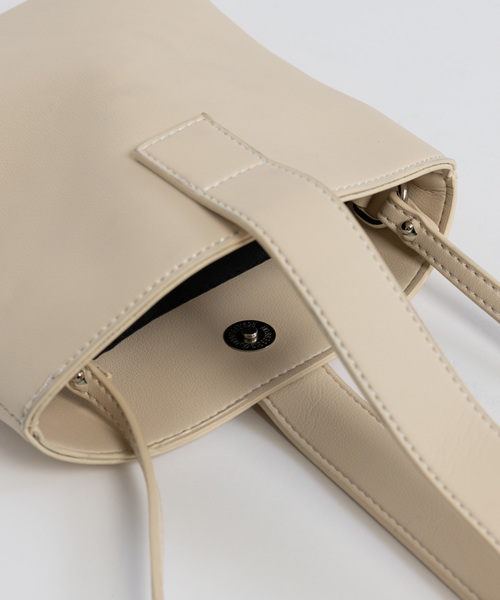 Libra Cue(リブラ キュー)の「Libra 2WAY mini bag(ショルダーバッグ・レディース・ブラック/アイボリー・FREE)」の8枚目の写真