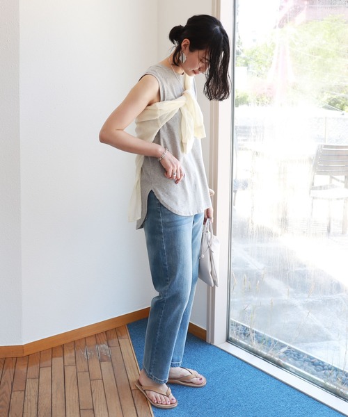 andme(アンドミー)の「ノースリーブ裾ラウンドTシャツ(Tシャツ/カットソー・レディース・グレー/オフホワイト/ブラック・M)」の10枚目の写真