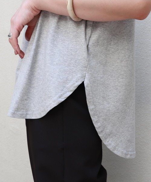 andme(アンドミー)の「ノースリーブ裾ラウンドTシャツ(Tシャツ/カットソー・レディース・グレー/オフホワイト/ブラック・M)」の13枚目の写真