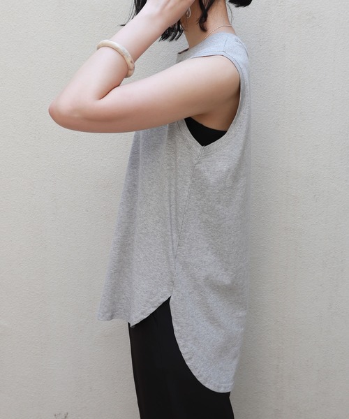 andme(アンドミー)の「ノースリーブ裾ラウンドTシャツ(Tシャツ/カットソー・レディース・グレー/オフホワイト/ブラック・M)」の16枚目の写真
