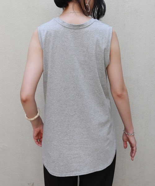 andme(アンドミー)の「ノースリーブ裾ラウンドTシャツ(Tシャツ/カットソー・レディース・グレー/オフホワイト/ブラック・M)」の17枚目の写真