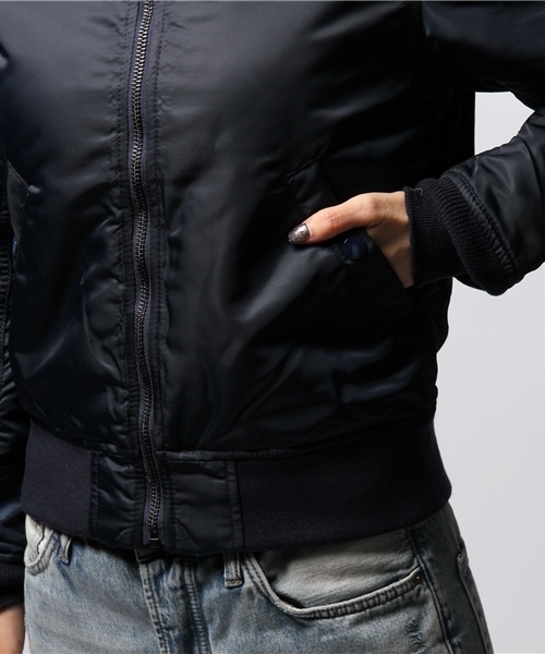 ROSE BUD(ローズバッド)の「S-LJ-14204 HOODED MA-1(ブルゾン・レディース・オリーブドラブ/ネイビー・MEDIUM/SMALL)」の3枚目の写真