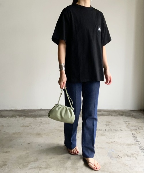 MOUNTAIN SMITH（マウンテンスミス）の「ST:MOUTAIN SMITH ロゴ発泡プリント TEE S/S : マウンテンスミス 半袖Tシャツ（Tシャツ/カットソー・レディース・ホワイト/ブラック/ベージュ/ネイビー・S/M/L）」の2枚目の写真