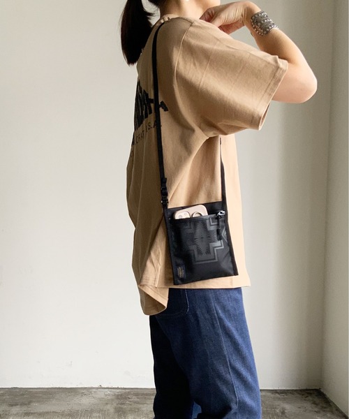 MOUNTAIN SMITH（マウンテンスミス）の「ST:MOUTAIN SMITH ロゴ発泡プリント TEE S/S : マウンテンスミス 半袖Tシャツ（Tシャツ/カットソー・レディース・ホワイト/ブラック/ベージュ/ネイビー・S/M/L）」の8枚目の写真