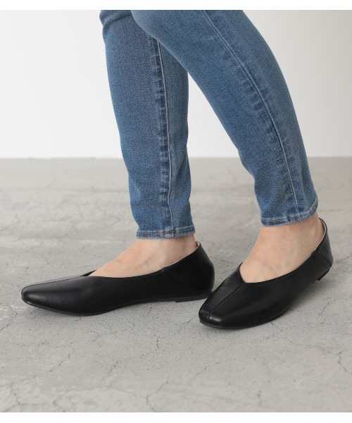 AZUL by moussy（アズールバイマウジー）の「CENTER SEAM BABOUCHE/センターシームバブーシュ（パンプス・レディース・ベージュ/ライトグリーン/ブラック・SMALL/MEDIUM/LARGE）」の7枚目の写真