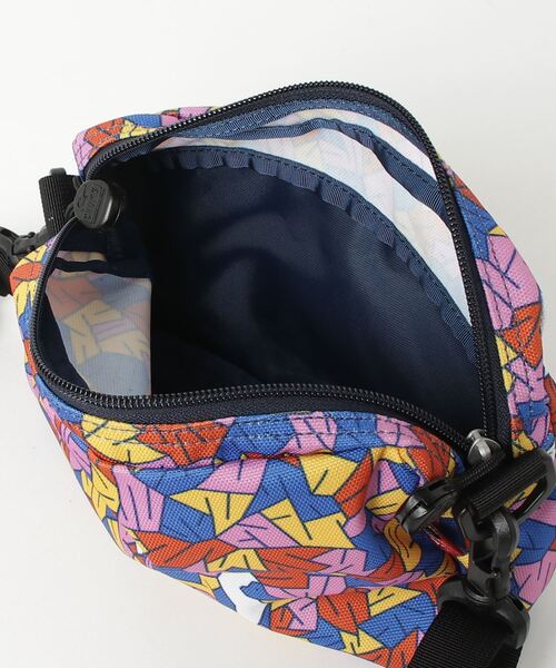 CHUMS(チャムス)の「【CHUMS】Recycle Shoulder Pouch(ショルダーバッグ・メンズ・ブラック/カーキ/サックスブルー/その他/サンドベージュ/ブラック×ホワイト/ベージュ系その他・FREE)」の8枚目の写真
