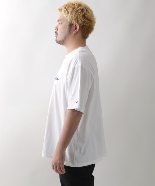 Champion/チャンピオン スプリクトロゴ 袖ワッペンTシャツ