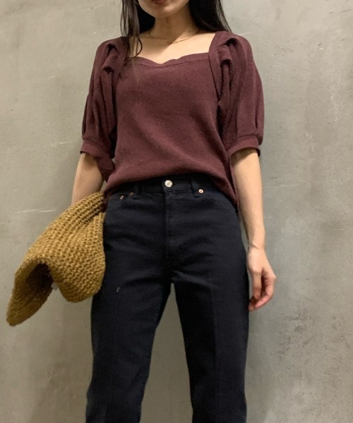 Mila Owen（ミラオーウェン）の「袖ボリュームカフスリボンニット