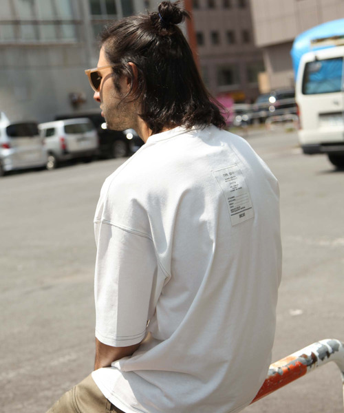 UNCORD（アンコード）の「【UNCORD】バックタグカラーステッチビッグシルエットTシャツ（Tシャツ/カットソー・レディース・ホワイト/ブラック/ベージュ/カーキ/オートミール・MEDIUM/LARGE/X-LARGE）」の7枚目の写真