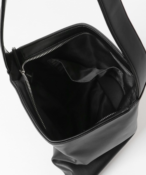 KBF（ケイビーエフ）の「変形ショルダーBAG（ショルダーバッグ・レディース・ブラック/アイボリー/ベージュ・ONE）」の14枚目の写真