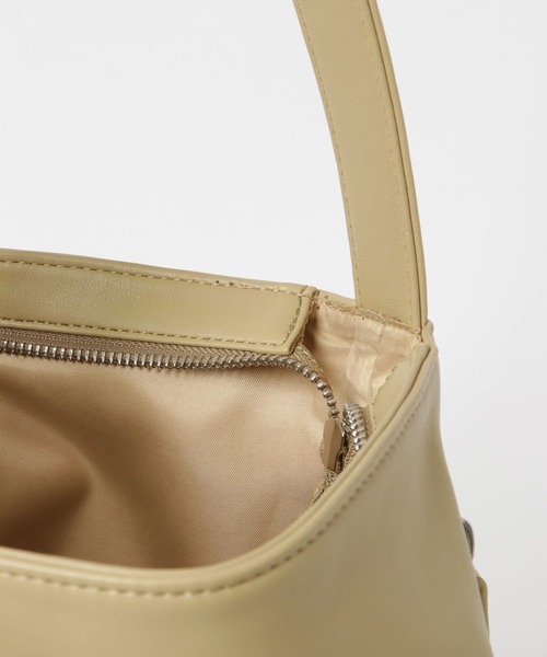 KBF（ケイビーエフ）の「変形ショルダーBAG（ショルダーバッグ・レディース・ブラック/アイボリー/ベージュ・ONE）」の16枚目の写真