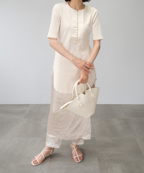 ＡＮＤＪ（アンドジェイ）の「ランダムリブ異素材切替ブザムトップス（Tシャツ/カットソー・レディース・アイボリー/グレイッシュベージュ/ブルー・M）」の10枚目の写真