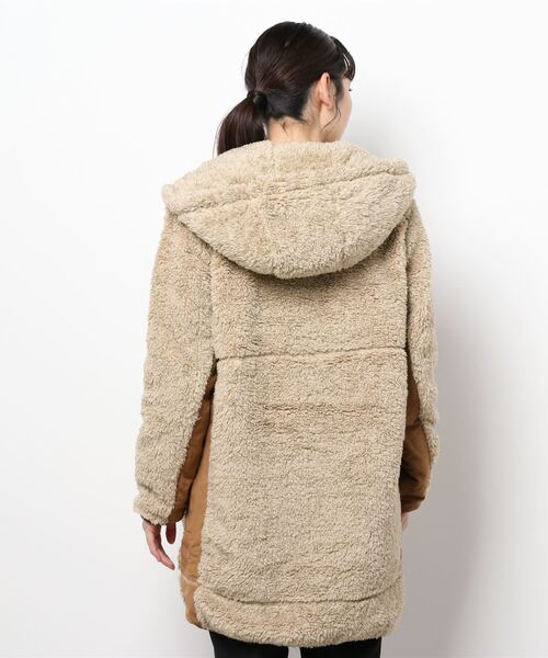 KRIFF MAYER Lady's Collection(クリフメイヤーレディースコレクション)の「シャギーボアロングフードJK(その他アウター・レディース・ベージュ/ネイビー/グレー/カーキ/ナチュラル/カラフル/レンガ・MEDIUM/LARGE)」の10枚目の写真