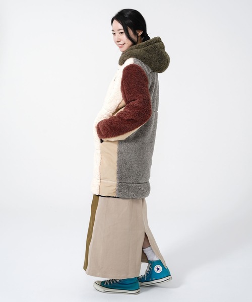 KRIFF MAYER Lady's Collection(クリフメイヤーレディースコレクション)の「シャギーボアロングフードJK(その他アウター・レディース・ベージュ/ネイビー/グレー/カーキ/ナチュラル/カラフル/レンガ・MEDIUM/LARGE)」の12枚目の写真