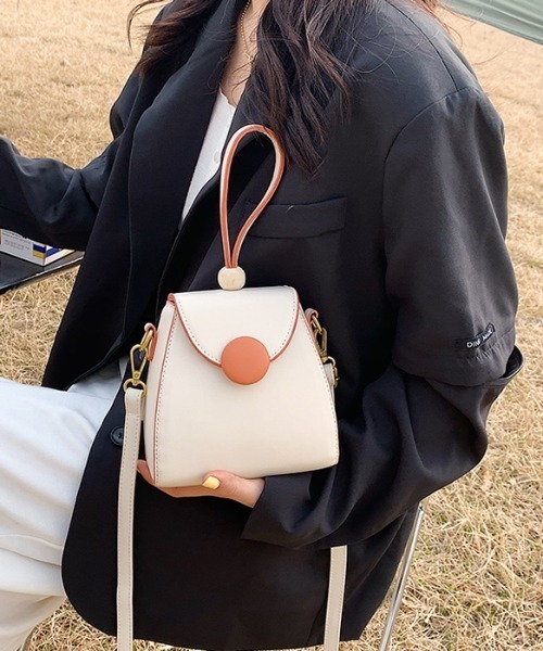 Coo+i(クーイ)の「2wayミニ デザイン ショルダーバッグ(ショルダーバッグ・レディース・ブルー/ミント/ベージュ/ブラック・FREE)」の3枚目の写真