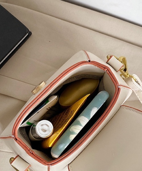 Coo+i(クーイ)の「2wayミニ デザイン ショルダーバッグ(ショルダーバッグ・レディース・ブルー/ミント/ベージュ/ブラック・FREE)」の20枚目の写真