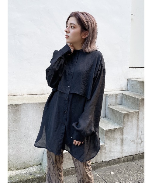 ENVYM（アンビー）の「シアーラッフルシャツ（シャツ/ブラウス・レディース・ホワイト/ブラック・FREE）」の2枚目の写真