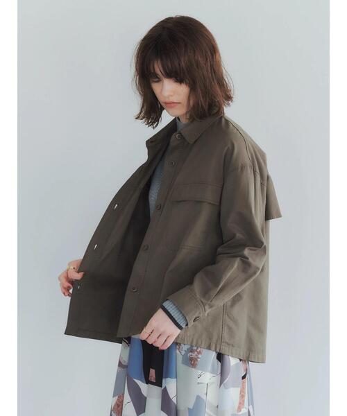 YECCA VECCA（イェッカヴェッカ）の「フリルデザインミリタリージャケット＊（ミリタリージャケット・レディース・ネイビー/カーキ・FREE）」の8枚目の写真