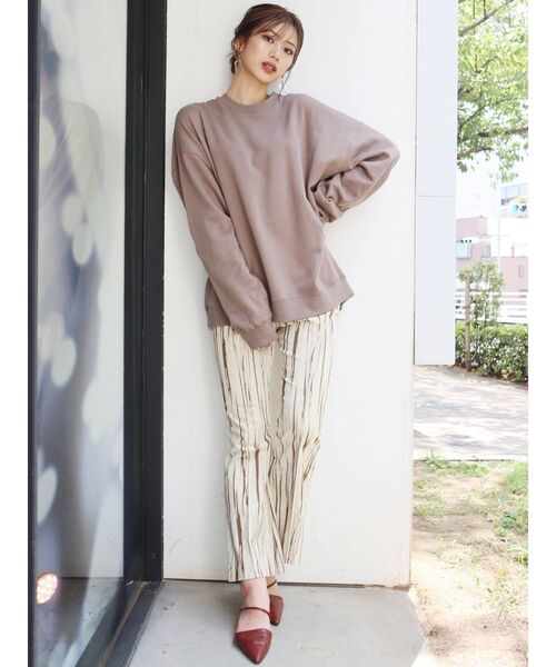 MURUA（ムルーア）の「プレーンルーズスウェット（スウェット・レディース・ホワイト/ダークグレー/モカ・FREE）」の14枚目の写真