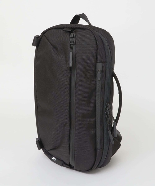 Aer（エアー）の「Aer　TRAVEL SLING 2（ショルダーバッグ・メンズ・ブラック・-）」の3枚目の写真