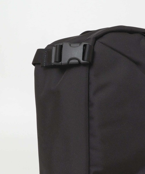 Aer（エアー）の「Aer　TRAVEL SLING 2（ショルダーバッグ・メンズ・ブラック・-）」の10枚目の写真