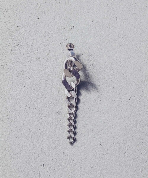 and cloud（アンドクラウド）の「Gradation Earring L / Single（イヤリング・レディース・シルバー/ブラック/シルバー系その他/イエローゴールド/ゴールド系その他・FREE）」の6枚目の写真