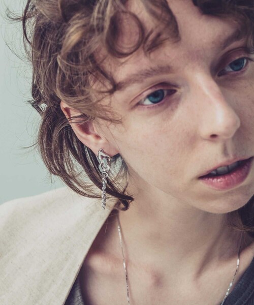 and cloud（アンドクラウド）の「Gradation Earring L / Single（イヤリング・レディース・シルバー/ブラック/シルバー系その他/イエローゴールド/ゴールド系その他・FREE）」の10枚目の写真