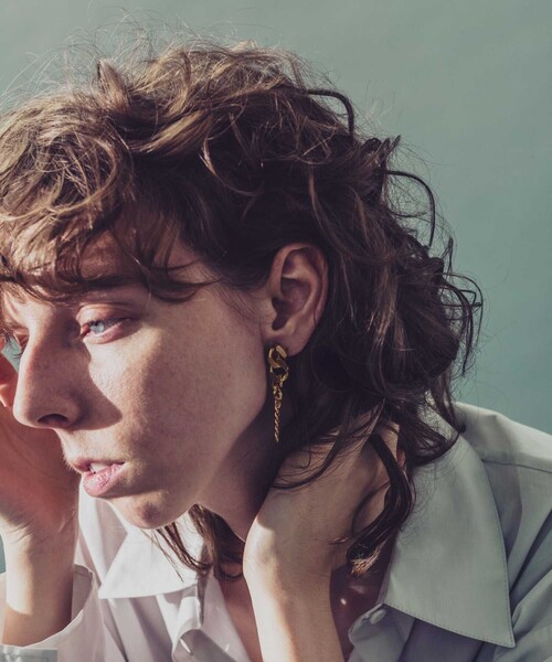 and cloud（アンドクラウド）の「Gradation Earring L / Single（イヤリング・レディース・シルバー/ブラック/シルバー系その他/イエローゴールド/ゴールド系その他・FREE）」の12枚目の写真