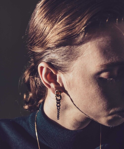 and cloud（アンドクラウド）の「Gradation Earring L / Single（イヤリング・レディース・シルバー/ブラック/シルバー系その他/イエローゴールド/ゴールド系その他・FREE）」の15枚目の写真