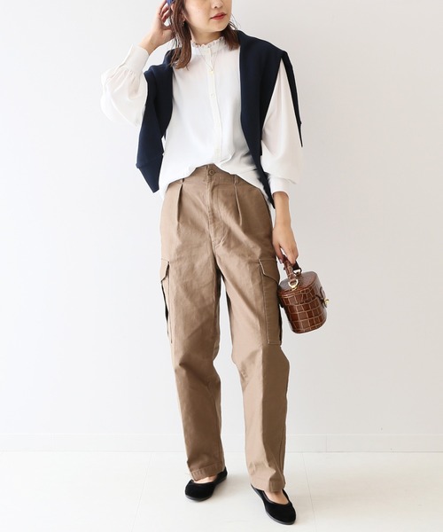 SLOBE IENA（スローブイエナ）の「バックサテンカーゴパンツ【洗濯機使用可能】◆（カーゴパンツ・レディース・ベージュ/カーキ・38/36/34）」の11枚目の写真