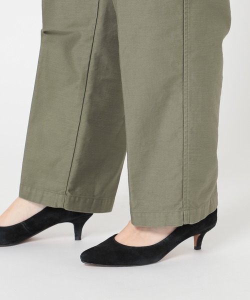 SLOBE IENA（スローブイエナ）の「バックサテンカーゴパンツ【洗濯機使用可能】◆（カーゴパンツ・レディース・ベージュ/カーキ・38/36/34）」の6枚目の写真