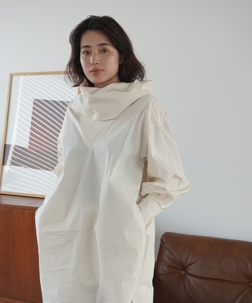 ETRE TOKYO（エトレトウキョウ）の「ハイネックシャツミニワンピース（シャツワンピース・レディース・ブラック/アイボリー・FREE）」の3枚目の写真