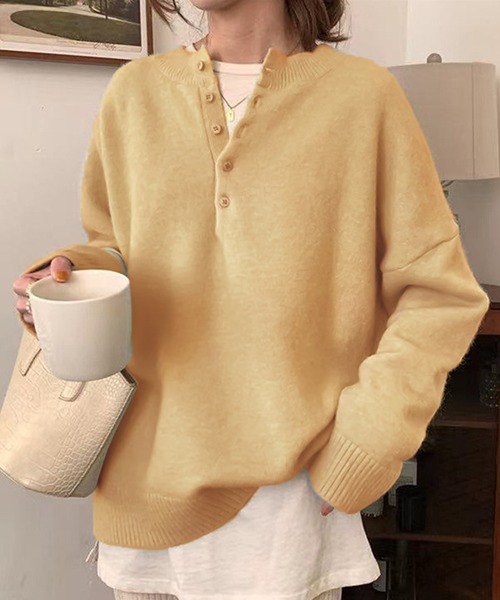 Girly Doll(ガーリードール)の「ヘンリーネックニット(ニット/セーター・レディース・ホワイト/オレンジ/イエロー/グリーン/ブルー/ピンク/ブラック/ブラウン/グレー・FREE)」の1枚目の写真
