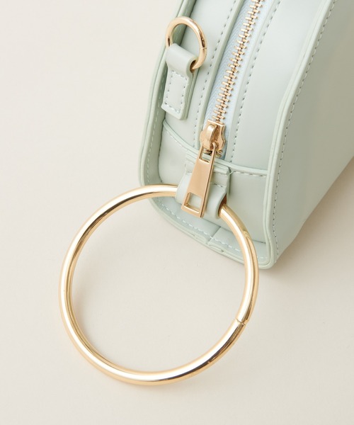 natural couture（ナチュラルクチュール）の「ミニマルでも使い勝手抜群！リング付きハーフムーンミニショルダーバッグ（ハンドバッグ・レディース・ブラック/アイボリー/ミント・FREE）」の4枚目の写真