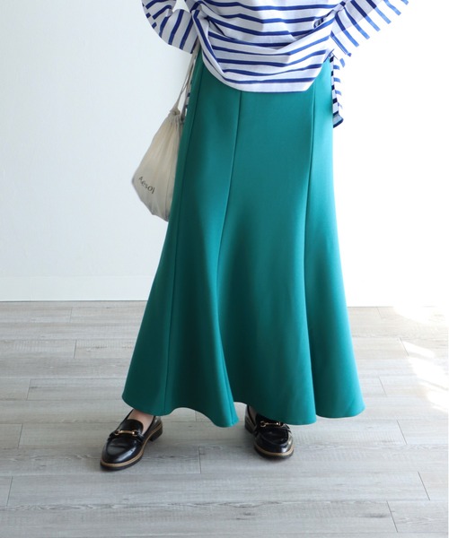 COURO(コウロ)の「ジョーゼットマーメイドスカート(スカート・レディース・ブラック/イエロー/ブルー/グリーン/アイボリー・FREE)」の16枚目の写真