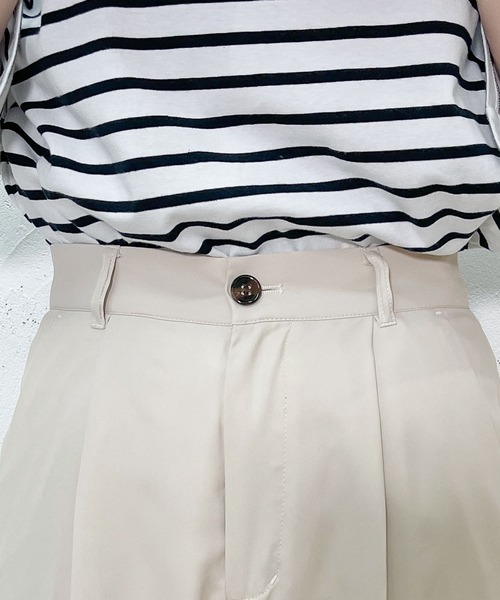 PairPair(ペアペア)の「ストレートワイドパンツ(ユニセックス)(スラックス・メンズ・ブラック/アイボリー/グレイッシュベージュ・MEDIUM/LARGE)」の16枚目の写真