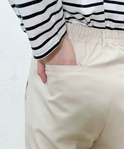 PairPair(ペアペア)の「ストレートワイドパンツ(ユニセックス)(スラックス・メンズ・ブラック/アイボリー/グレイッシュベージュ・MEDIUM/LARGE)」の17枚目の写真