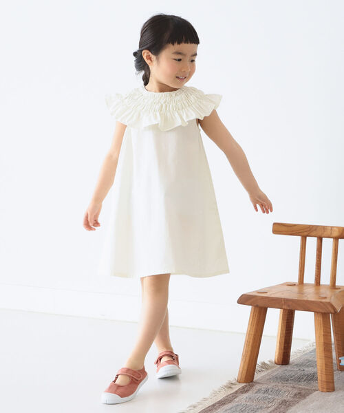 B:MING by BEAMS(ビーミングバイビームス)の「B:MING by BEAMS / BIG カラー ノースリーブ ワンピース(100~130cm)(ワンピース・キッズ・ブラック/アイボリー・100/110/120/130)」の8枚目の写真