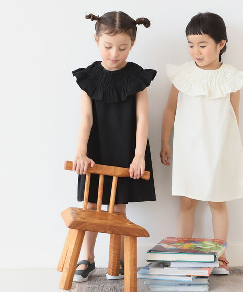 B:MING by BEAMS(ビーミングバイビームス)の「B:MING by BEAMS / BIG カラー ノースリーブ ワンピース(100~130cm)(ワンピース・キッズ・ブラック/アイボリー・100/110/120/130)」の16枚目の写真