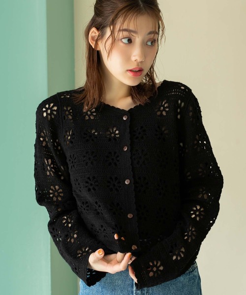 fifth（フィフス）の「フラワーすかし編みカーディガン（カーディガン/ボレロ・レディース・ブラック/ネイビー・M）」の2枚目の写真