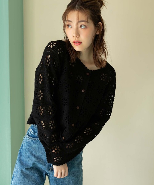 fifth（フィフス）の「フラワーすかし編みカーディガン（カーディガン/ボレロ・レディース・ブラック/ネイビー・M）」の4枚目の写真
