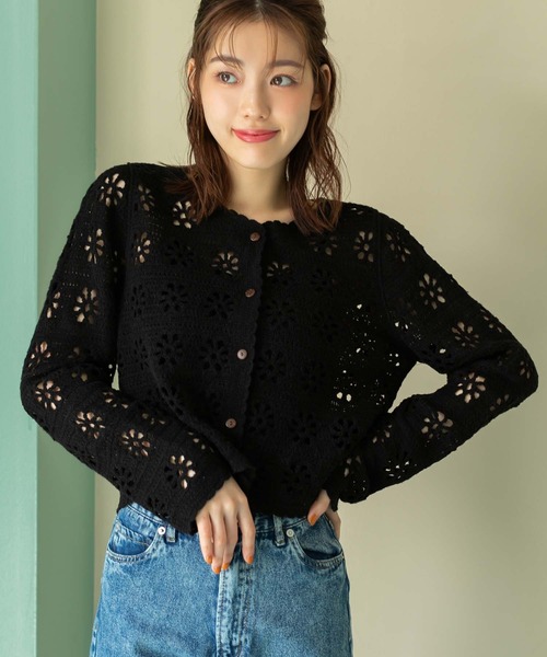 fifth（フィフス）の「フラワーすかし編みカーディガン（カーディガン/ボレロ・レディース・ブラック/ネイビー・M）」の3枚目の写真