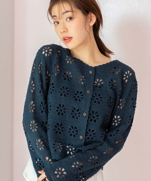 fifth（フィフス）の「フラワーすかし編みカーディガン（カーディガン/ボレロ・レディース・ブラック/ネイビー・M）」の17枚目の写真