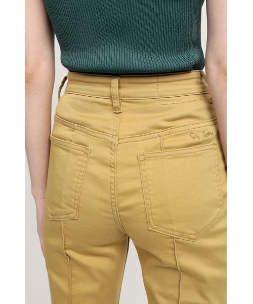 SLY（スライ）の「COLOR SATIN DENIM PT カラー サテン パンツ（スラックス・レディース・ブラウン/ベージュ・2/0/1）」の15枚目の写真
