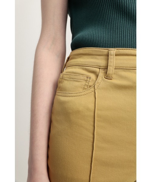 SLY（スライ）の「COLOR SATIN DENIM PT カラー サテン パンツ（スラックス・レディース・ブラウン/ベージュ・2/0/1）」の16枚目の写真