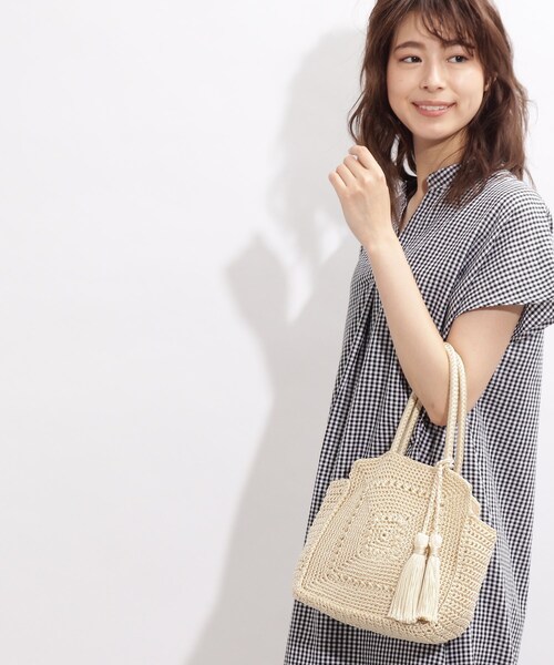 SHOO・LA・RUE(シューラルー)の「◆スクエアニットバッグ(ハンドバッグ・レディース・ブラック/ブルー/ナチュラル/ブラウン系その他7・00)」の12枚目の写真