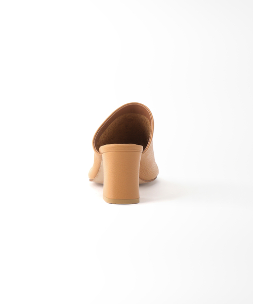 GRISE（グリーズ）の「GRISE 6cmレザーハイバンプミュールサンダル（サンダル・レディース・キャメル/アイボリー/スカイブルー・LARGE/MEDIUM/SMALL/X-LARGE）」の5枚目の写真