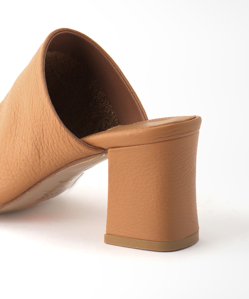 GRISE（グリーズ）の「GRISE 6cmレザーハイバンプミュールサンダル（サンダル・レディース・キャメル/アイボリー/スカイブルー・LARGE/MEDIUM/SMALL/X-LARGE）」の7枚目の写真